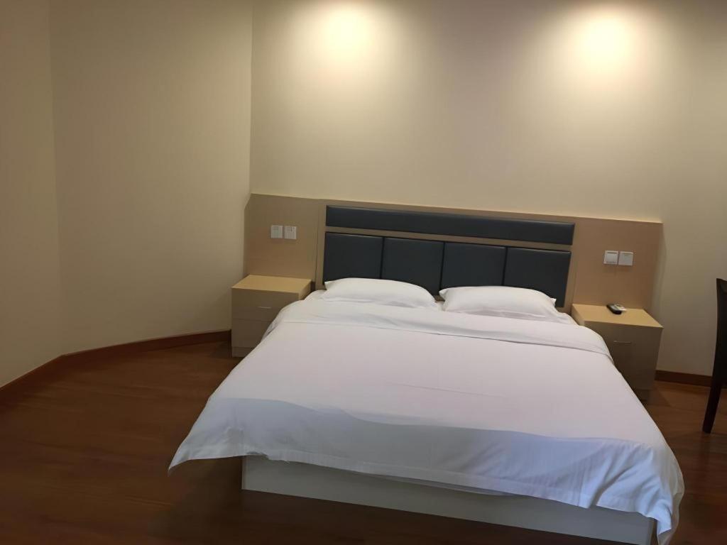 Greentree Inn Wuhu Fangte Second Phase Nanxiang Wanshang Express Hotel Bagian luar foto